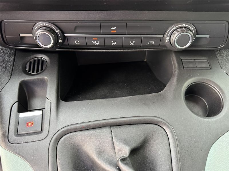 Citroën Berlingo 1,5 BlueHDi tažné DPH 1.maj ČR - fotka 33 z 50
