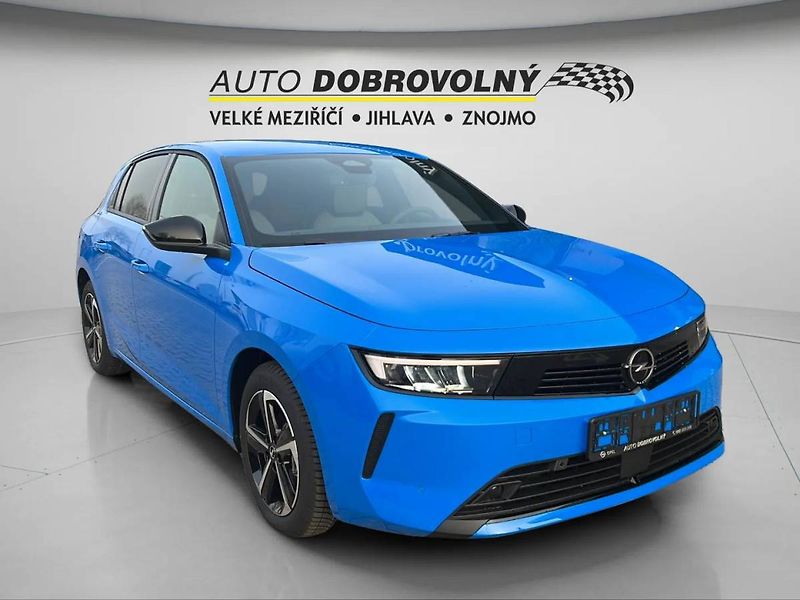 Opel Astra Edition HB 1.2 TURBO (96kW/130 - fotka 11 z 26