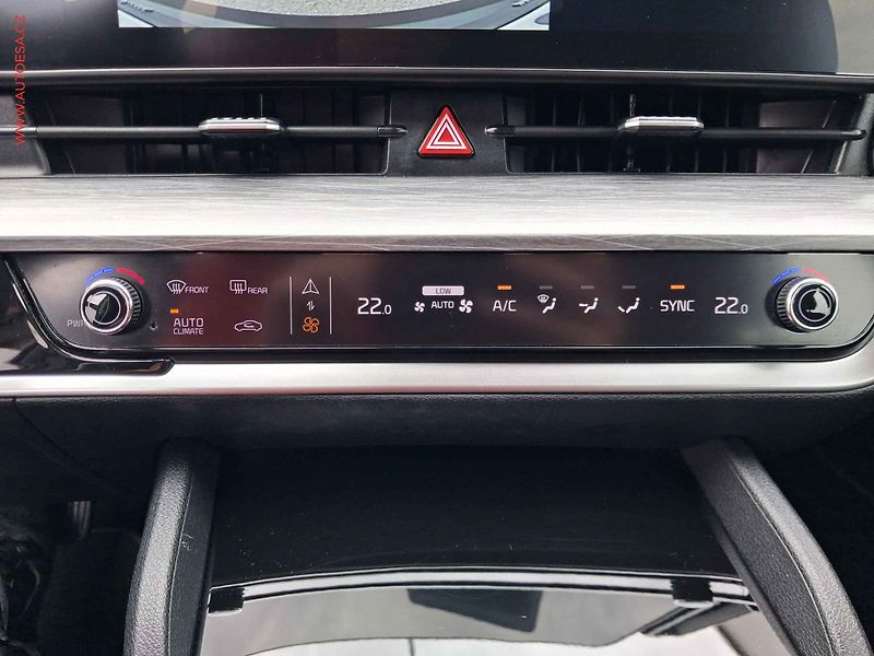 Kia Sportage (2024) 1.6 T-GDi, ČR, Exclusive, AT - fotka 19 z 22