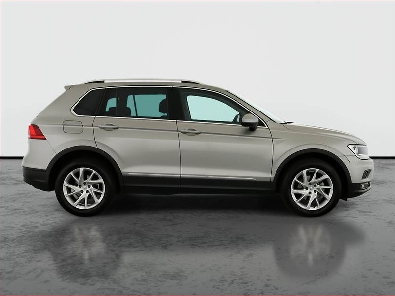 Volkswagen Tiguan (2018) Comfortline 2.0 TDI, 4X4 - fotka 6 z 17
