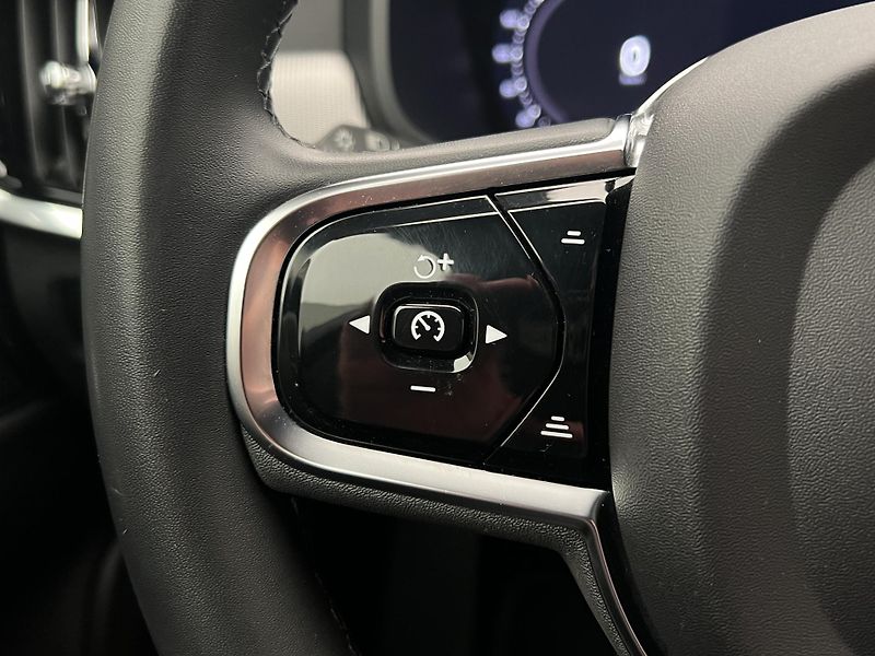 Volvo S90 B6 AWD R-Design - fotka 25 z 49