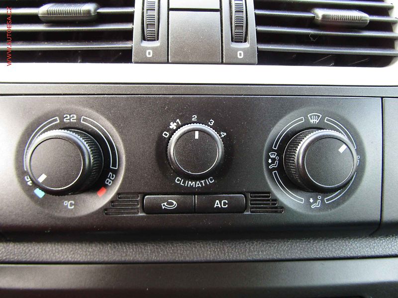 Škoda Fabia (2009) 1.2 HTP, ČR, AC, tažné - fotka 12 z 17