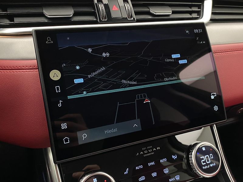 Jaguar XF P300 R-DYNAMIC S AWD AUT CZ - fotka 36 z 44