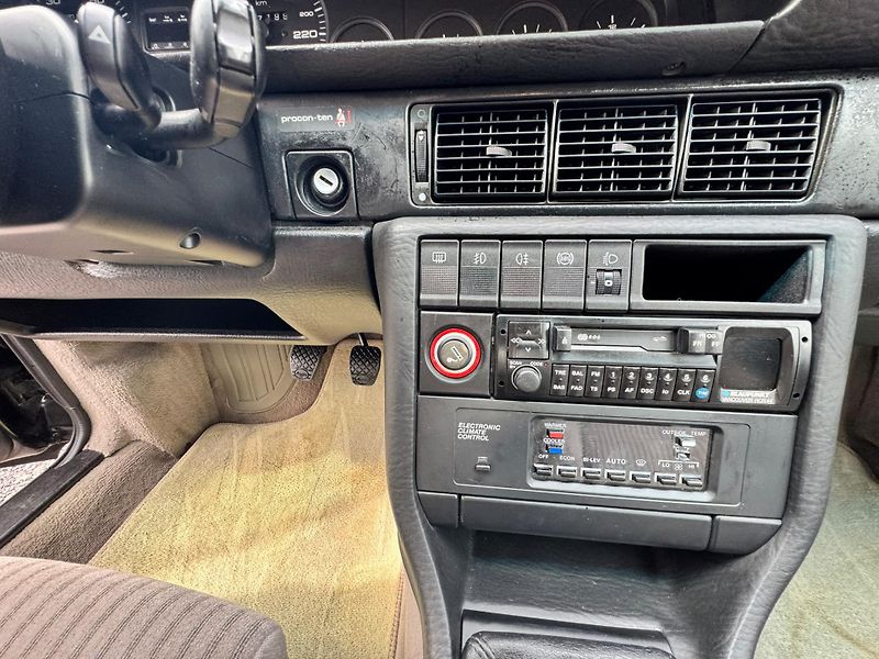 Audi 100 (1989) Audi 100 Avant 2.2 Turbo  - fotka 13 z 26