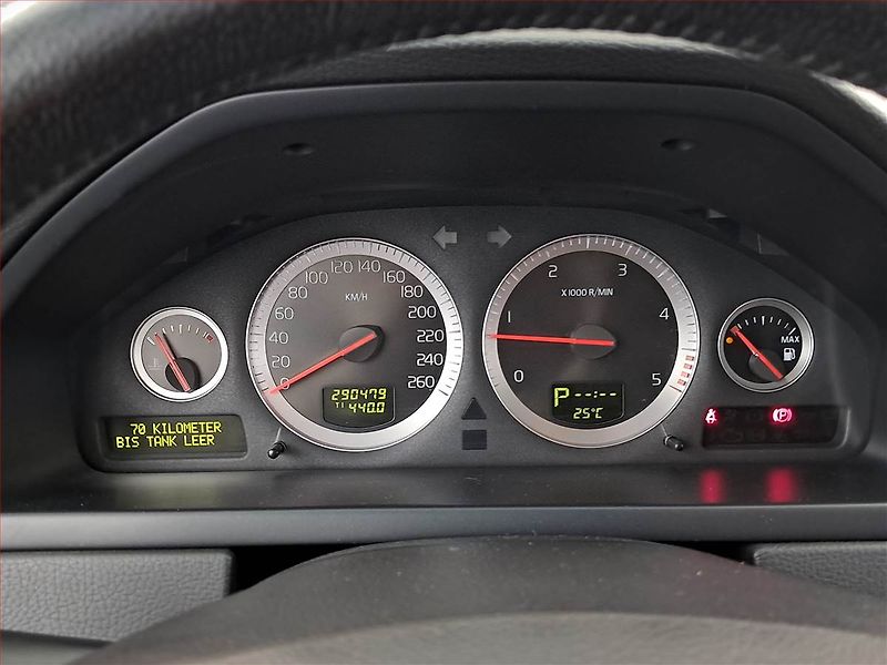 Volvo XC90 (2011) D5, 4X4, Automat, 7 míst - fotka 11 z 22