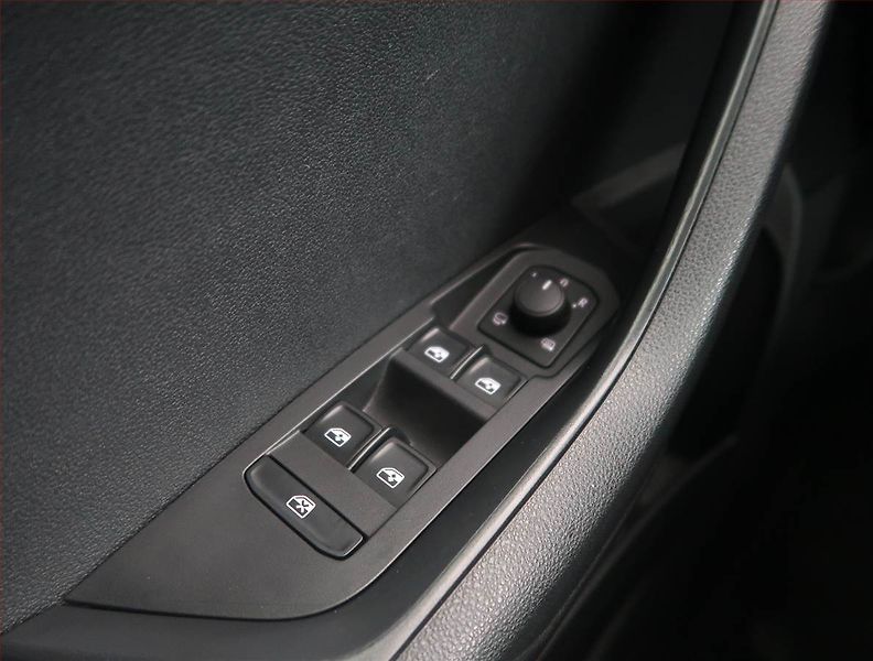 Škoda Karoq (2023) Style 2.0 TDI - fotka 15 z 16