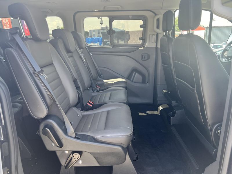 Ford Tourneo Custom 2.0TDCi 8MÍST AUTOMAT odp.DPH - fotka 38 z 46