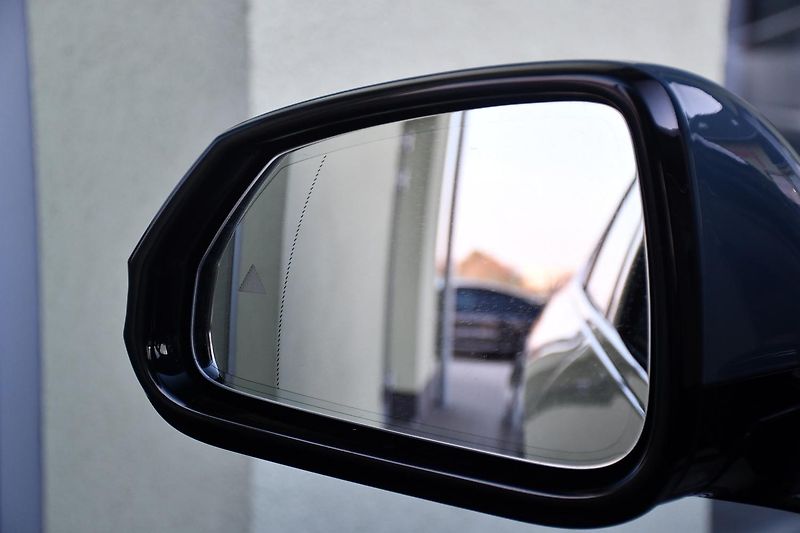 BMW X1 xDrive23d M-SPORT TAŽNÉ 1M ČR - fotka 40 z 42