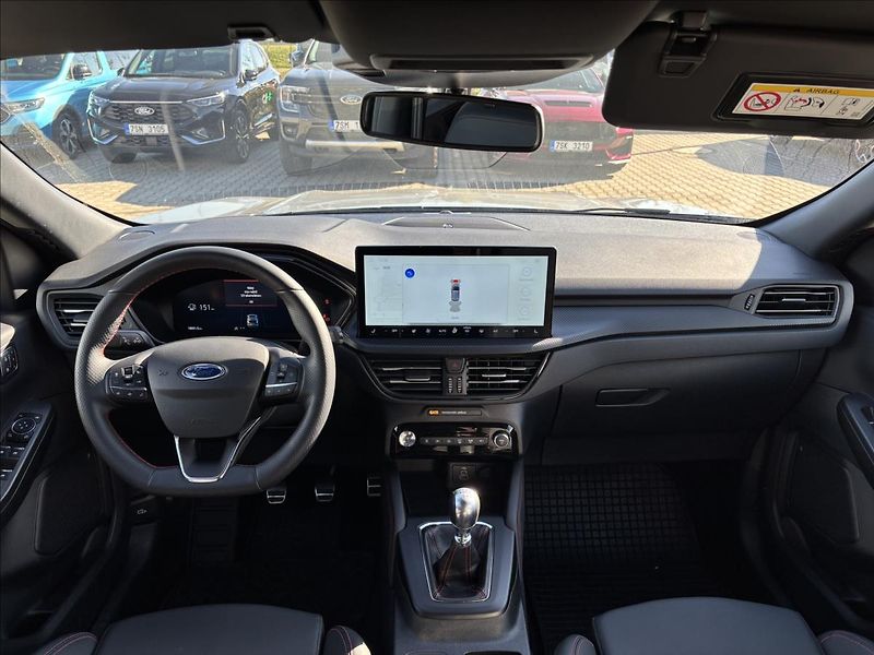 Ford Kuga 1,5 EcoBoost 137kW ST-Line - fotka 18 z 24