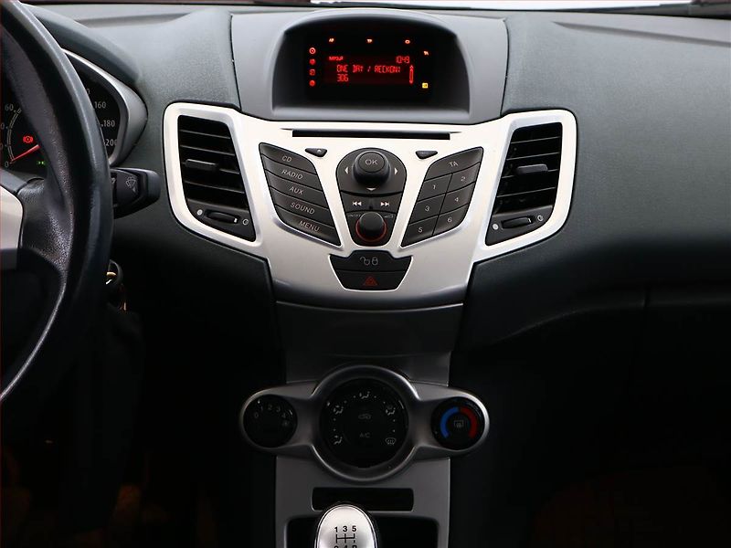 Ford Fiesta (2009) 1.25, Serv.kniha - fotka 10 z 12