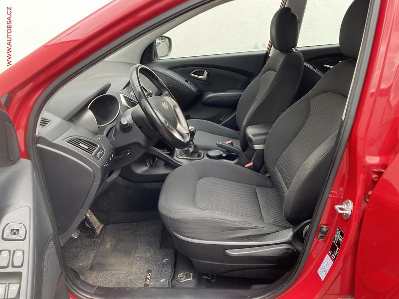 Hyundai ix35 (2013) 1.6 GDi, Klima - fotka 9 z 15