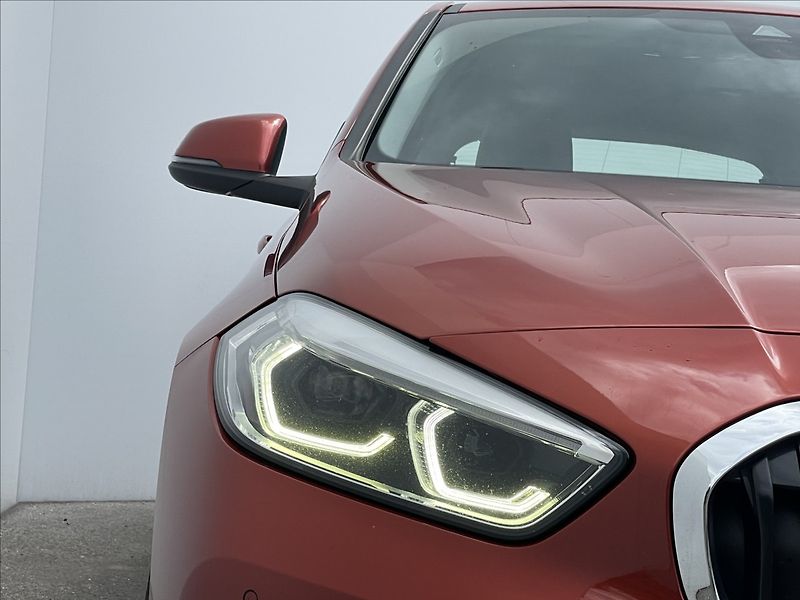 BMW Řada 1 2,0 118d A8 LED+PDC+ACC - fotka 19 z 22