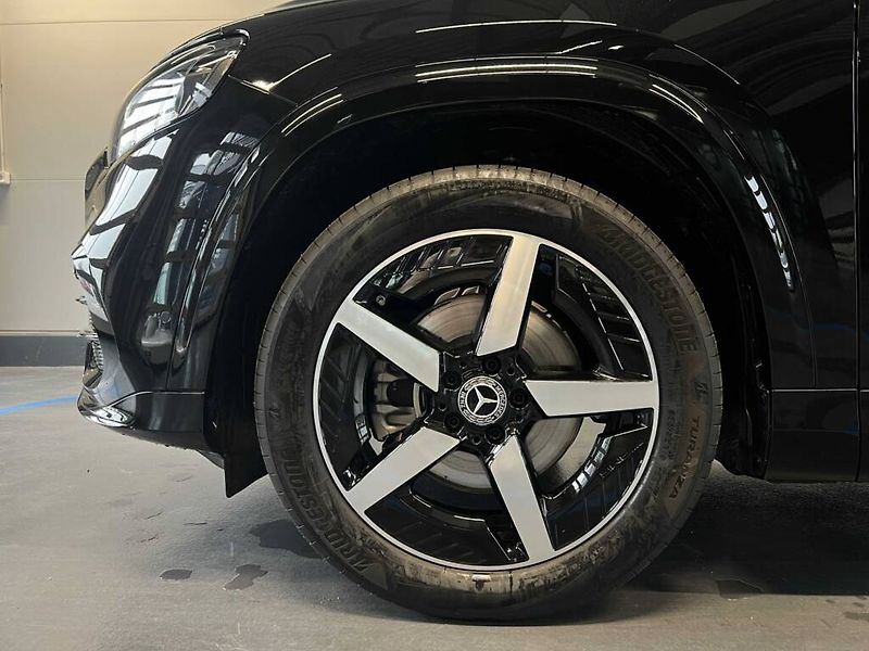 Mercedes-Benz GLB (2026) 200 4MATIC - fotka 4 z 6
