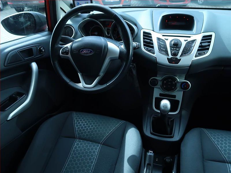 Ford Fiesta (2009) 1.25, Tempomat - fotka 7 z 14