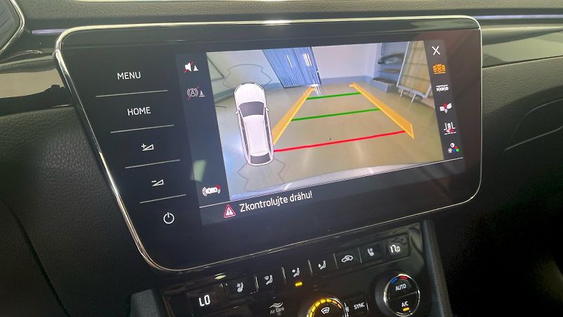 Škoda Superb (2019) kombi Laurin&Klement 2.0TDI  2 - fotka 25 z 34