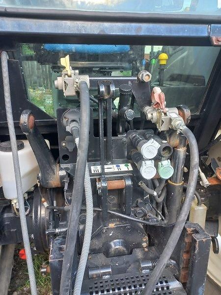 New Holland (2009) T5040 traktor 86HP - fotka 5 z 10
