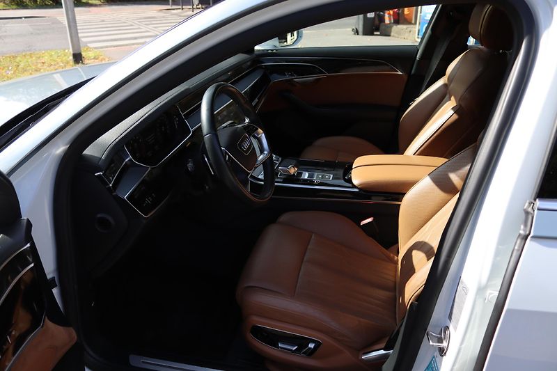 Audi A8 - fotka 25 z 68