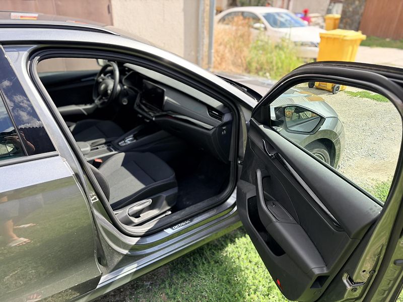 Škoda Octavia (2023) Sportline 1,5 TSI e-TEC - fotka 12 z 17