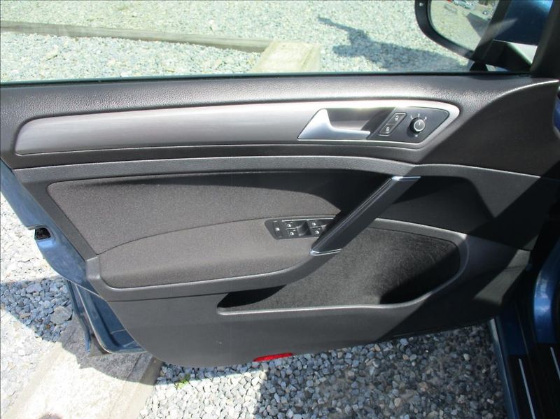 Volkswagen Golf 1,4 TSI,digiklima,xenon,s.kn. - fotka 18 z 47