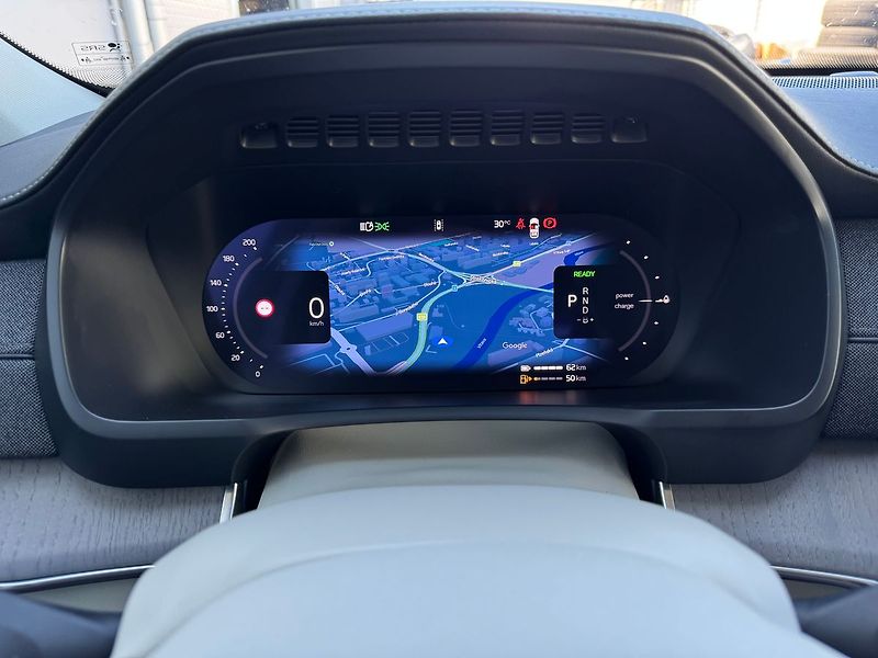 Volvo XC90 PLUS T8, 360°,VZDUCH, VENTILAC - fotka 18 z 23