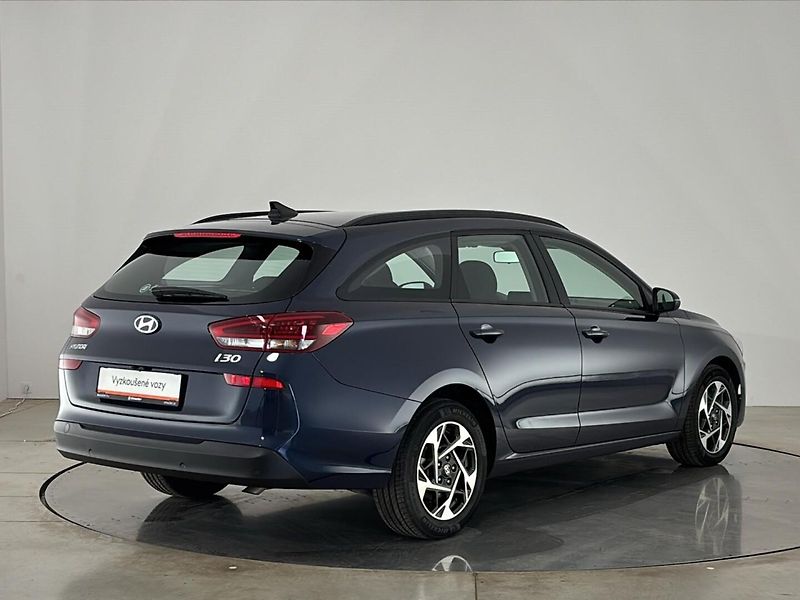 Hyundai i30 Smart DCT - fotka 2 z 26