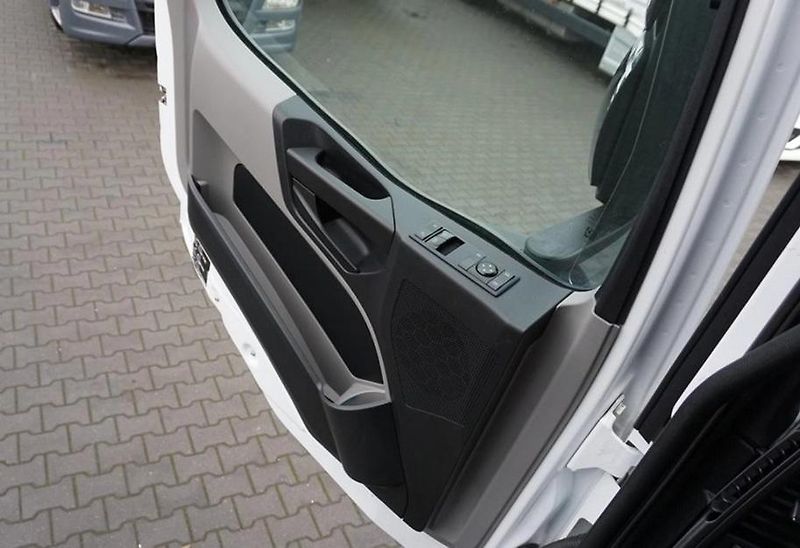 Mercedes-Benz (2017) Antos 1830 chlaďák EURO 6 - fotka 12 z 16