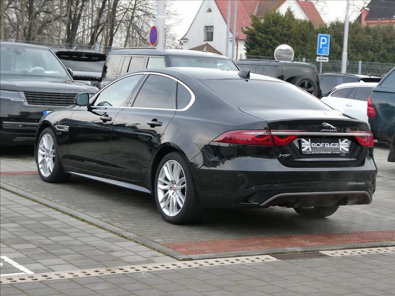 Jaguar XF 2,0 D200 R-Dynamic S,1M,ČR,DPH - fotka 9 z 36