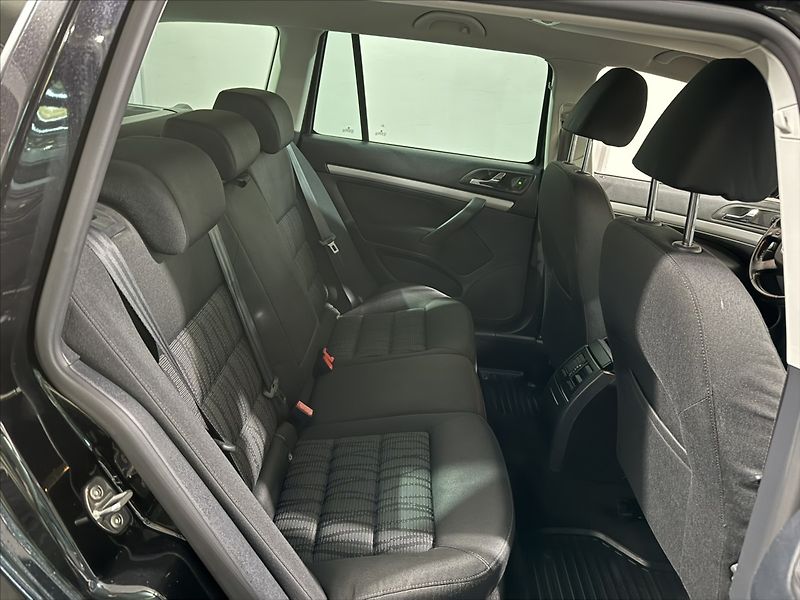 Škoda Octavia 1,4   TSI 90KW XENON ELEGENACE - fotka 22 z 33