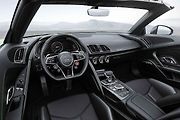 Audi R8 Spyder V10 plus.