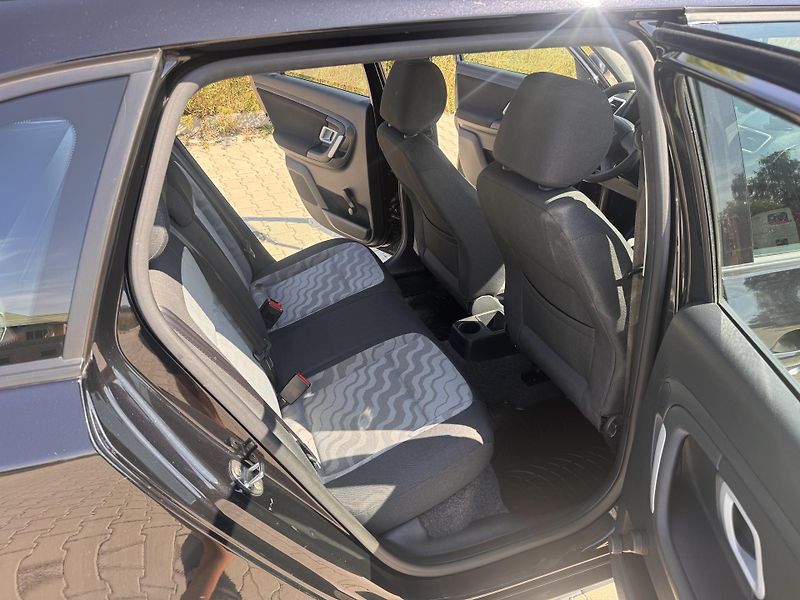 Škoda Fabia II 1.9TDI 77KW AMBITION - fotka 16 z 21