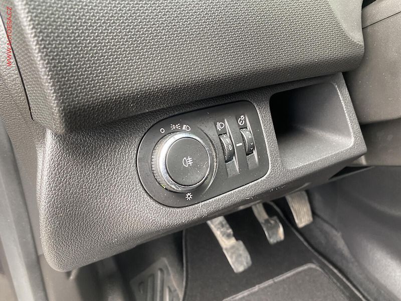 Opel Meriva (2017) 1.4 i, 2.maj,ČR, AC, tempo - fotka 14 z 15