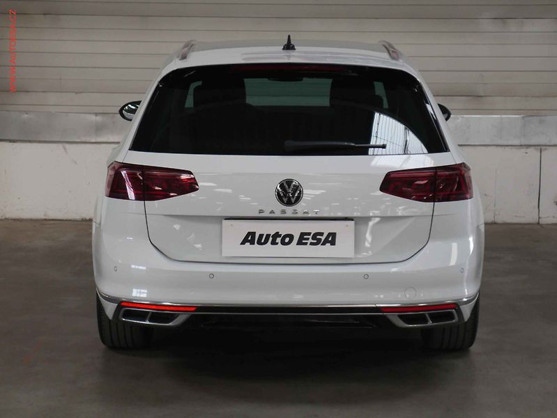 Volkswagen Passat (2023) 2.0TDi, 2.maj,ČR, R-Line - fotka 5 z 25