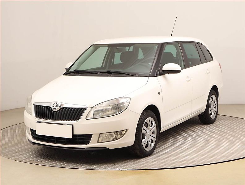 Škoda Fabia (2014) Ambition 1.6 TDI - fotka 2 z 17