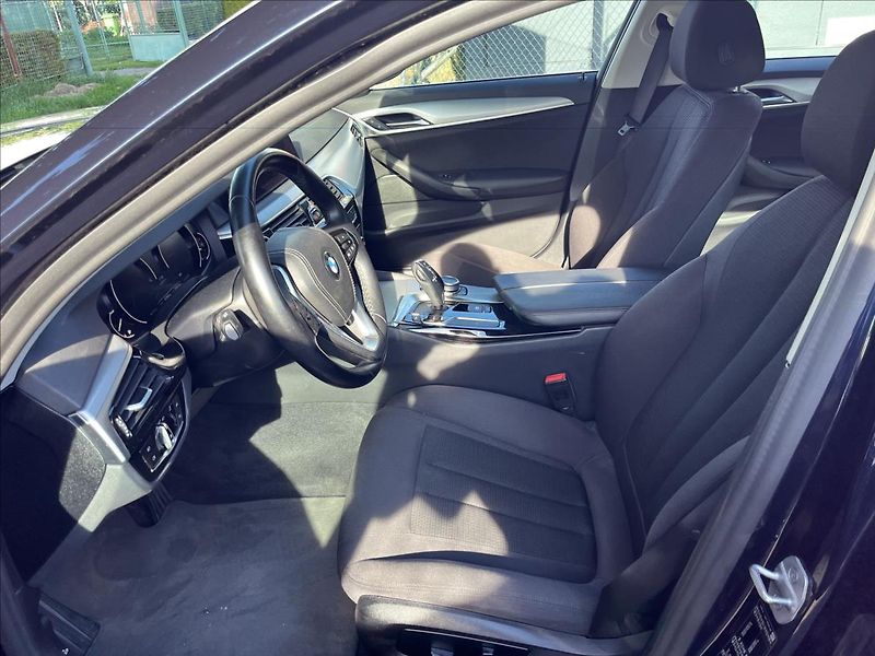 BMW Řada 5 2,0 d 140kW  Navi,LED,Kamera - fotka 11 z 45