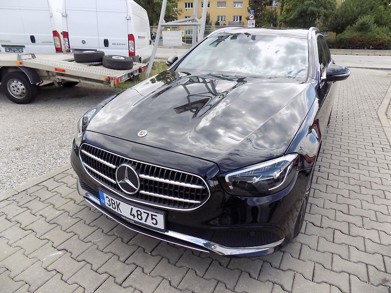 Mercedes-Benz Třídy E 220 D 4MATIC 143 KW TOP!!! - fotka 2 z 40