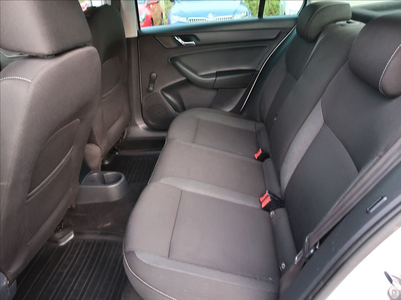 Škoda Rapid 1,2 TSi,63kW,Klima - fotka 17 z 22