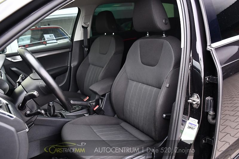 Škoda Octavia 2.0TDi STYLE EXTRA TAŽNÉ - fotka 12 z 47
