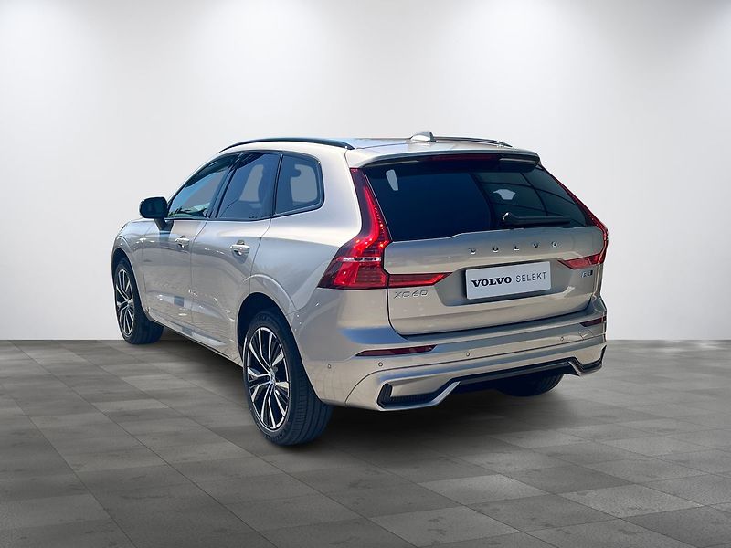 Volvo XC60 Plus B5 AWD 360, ACC,BLIS - fotka 2 z 22