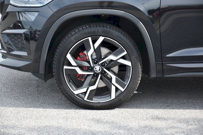 Škoda Kodiaq (2023) RS 2.0 TSI 180 kW 4x4 DSG - fotka 33 z 33
