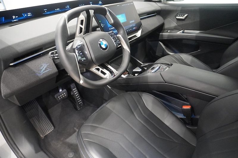BMW iX3 50 xDrive M-Sport PA-Pro HuD T - fotka 9 z 16