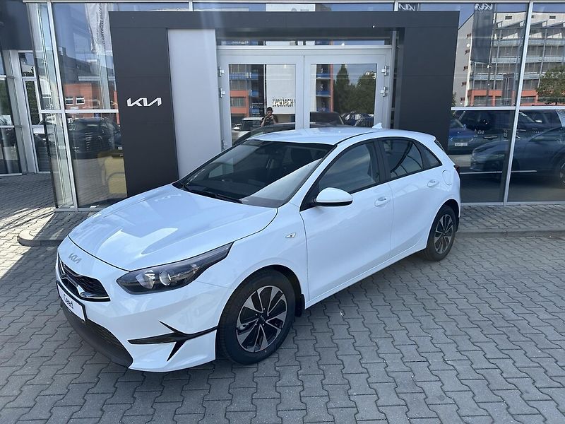 Kia Ceed (2025) 1,5 T-GDi 103 kW SPIN - fotka 2 z 6