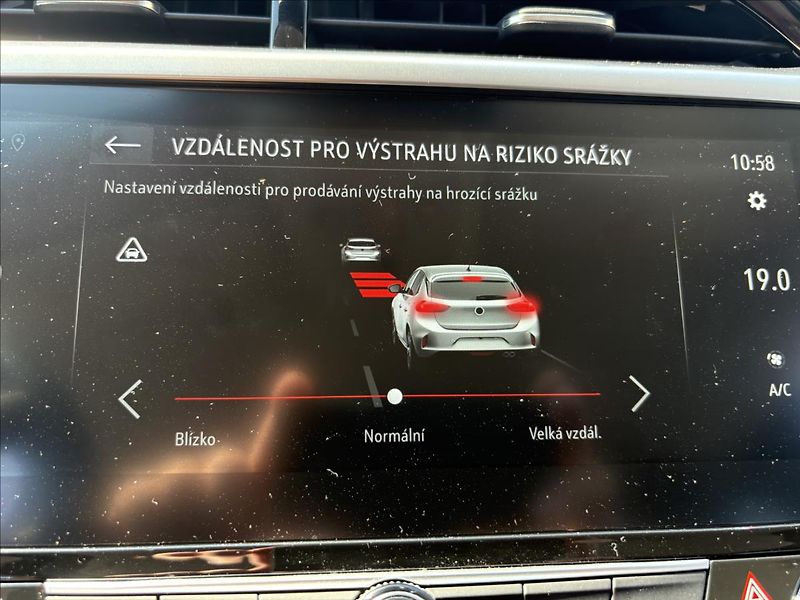 Opel Corsa Bat.50kW Led,Výhřev,Kamera - fotka 22 z 45