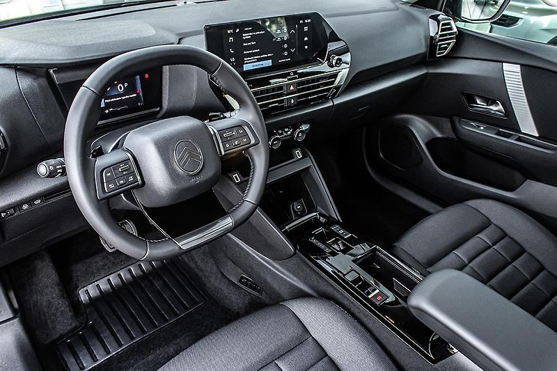 Citroën C4 (2026) 1,2 PLUS benzín 130k Automat - fotka 9 z 18