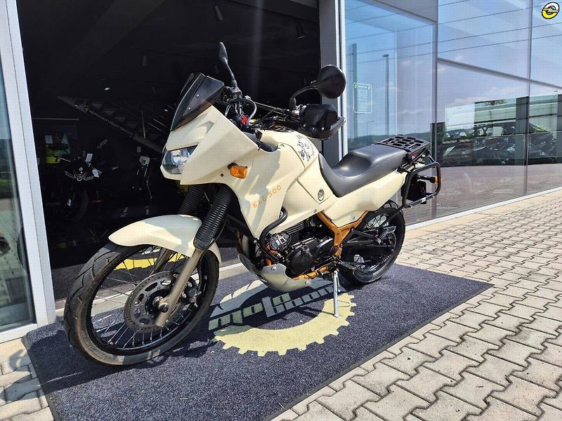 Kawasaki KLE 500 (2006) - fotka 8 z 22