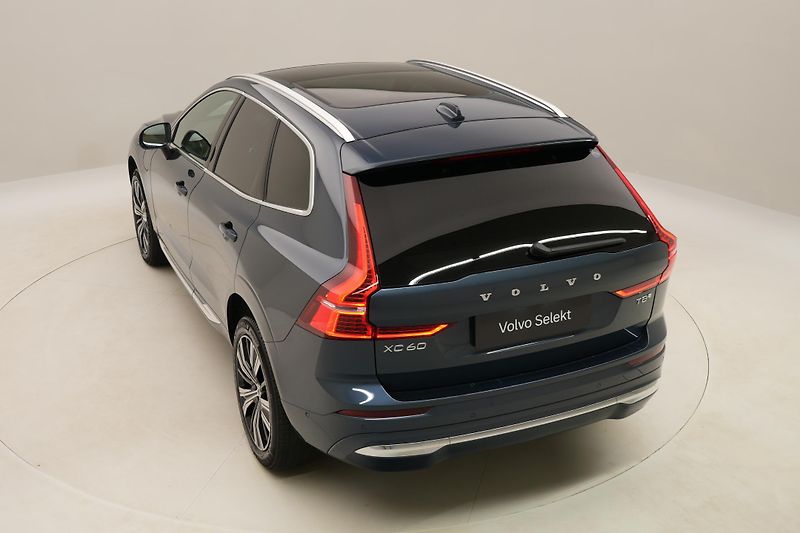 Volvo XC60 T8 AWD ULTRA BRIGHT REZERVACE - fotka 18 z 64