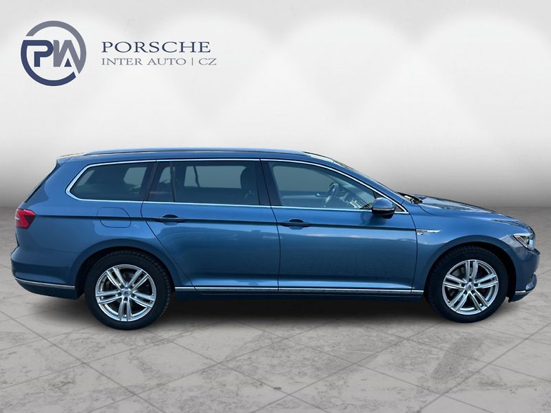 Volkswagen Passat 2,0 TDi 140kW HIGHLINE R-LINE - fotka 7 z 24