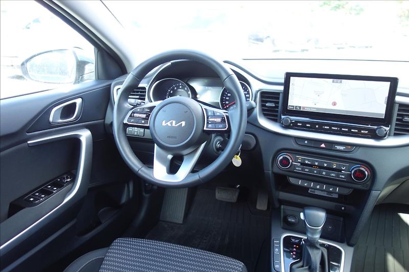 Kia Ceed 1,5 T-GDi,ČR,1 MAJ.,SERV.KN. - fotka 18 z 40