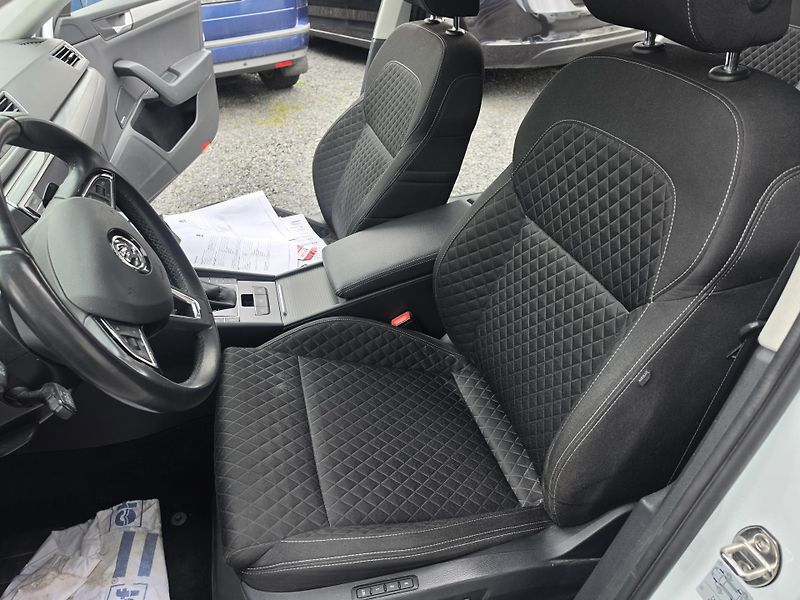 Škoda Superb 2.0 TDI DSG Led Kei TZ Canton  - fotka 12 z 24