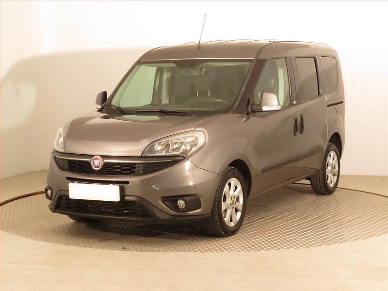 Fiat Dobló (2018) 1.6 MultiJet, 5Míst, SR - fotka 2 z 15