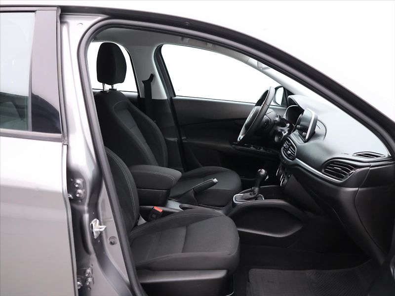 Fiat Tipo 1,6 MultJet 88kW Automat - fotka 11 z 24